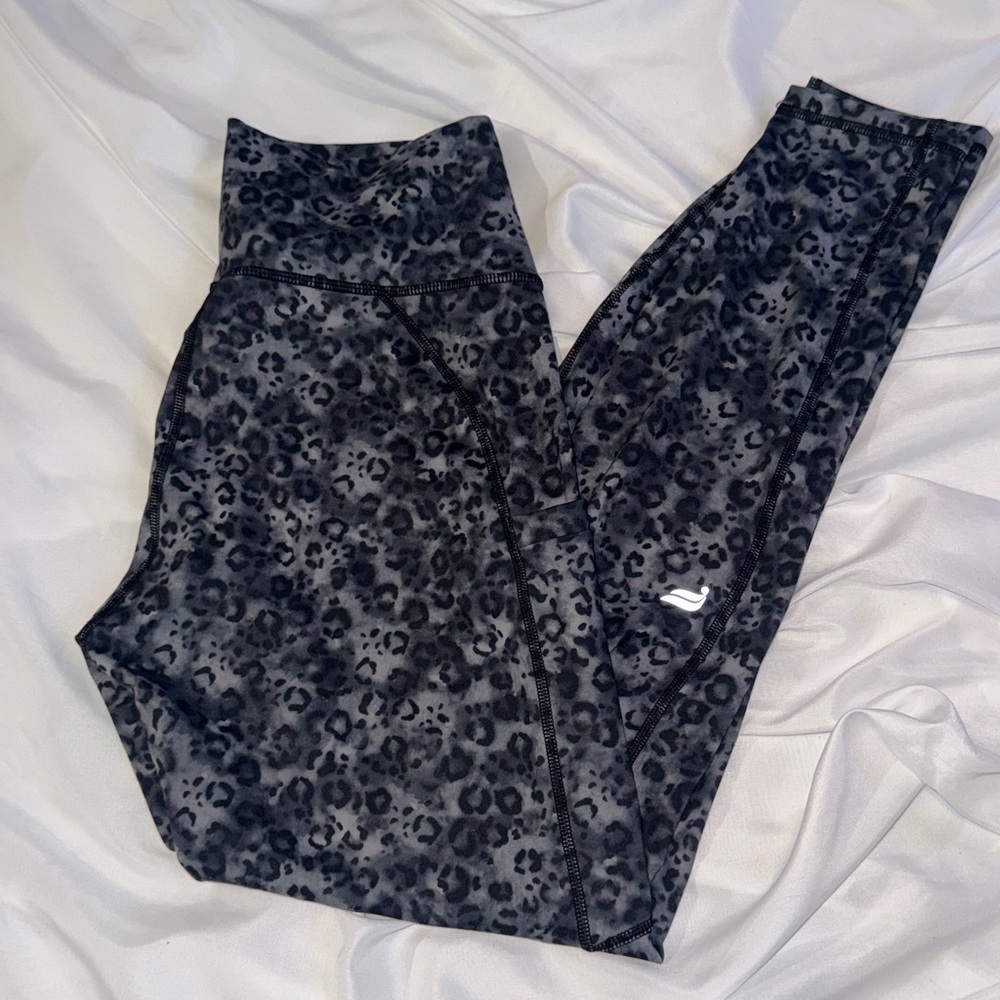 Fabletics Black Gray Leopard Print Leggings - Picture 2 of 10